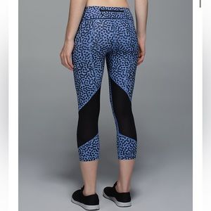 Lululemon Spotted Capris Pants Purple Size 4